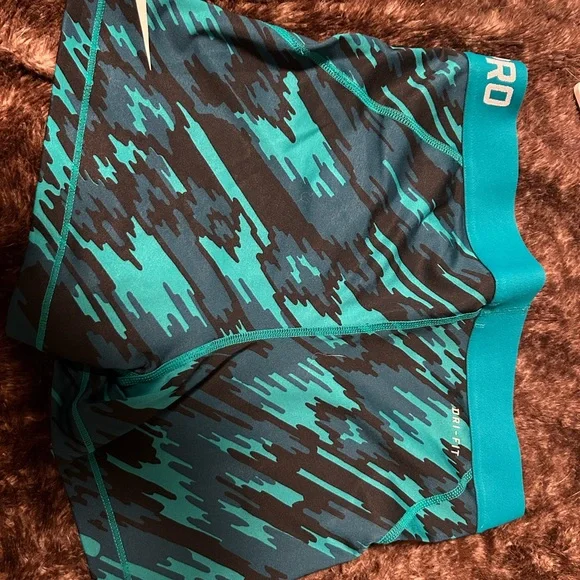 Nike Teal & Black Dri-FIT Performance Shorts - Picture 3 of 4